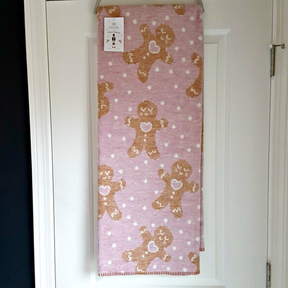 NEW! EXQUISITE Gingerbread HEARTS REVERSIBLE THROW BLANKET - Picture 6 of 6